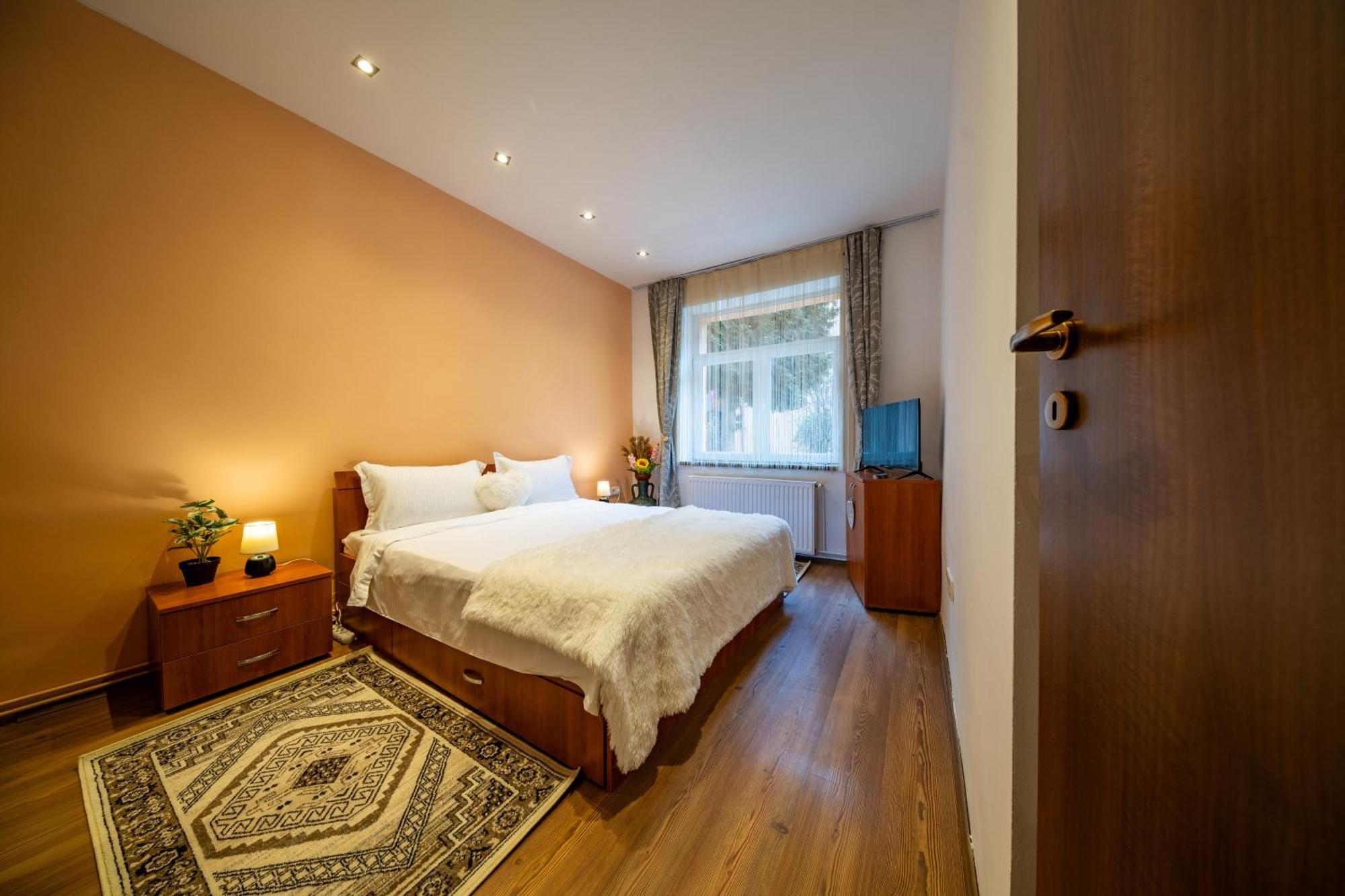John Residence Aparthotel Brasov With Parking Option 외부 사진